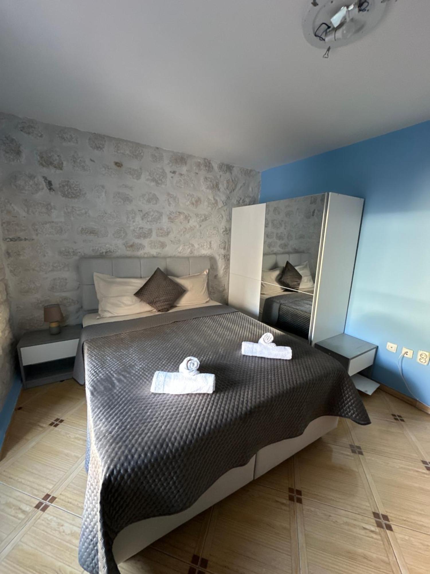 Apartments Jelena Kotor Eksteriør billede