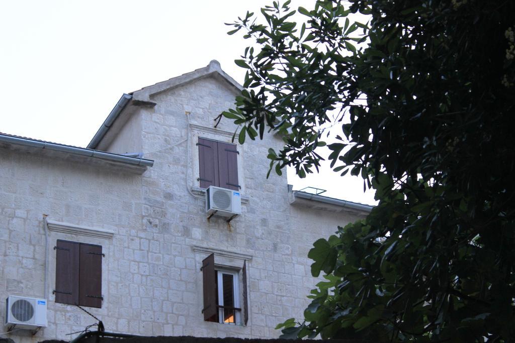 Apartments Jelena Kotor Eksteriør billede